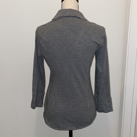 Max Studio long sleeved button up - Picture 3 of 5